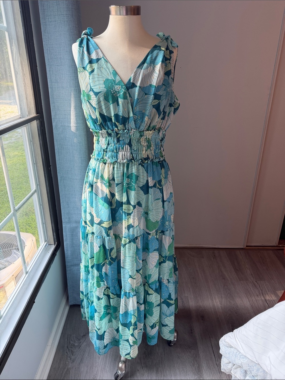 Taylor Floral Maxi Dress with Smocked Waist gold highlights size 12